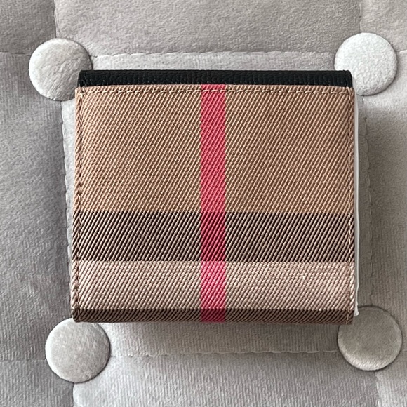 Burberry Bifold Wallet in Black - Picture 2 of 11